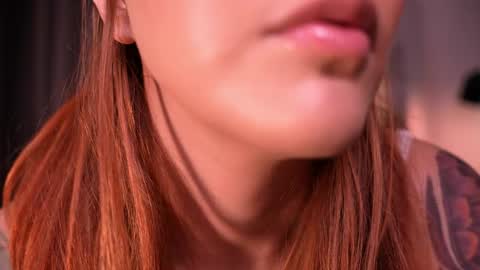 Snapshot of redjasmine_ chatting on May 28, 2026, 9:45 pm Red Jasmine online show from May 28, 2026, 9:45 pm