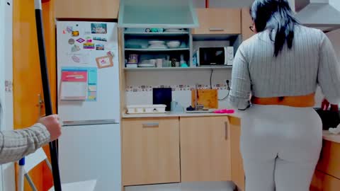 Snapshot of redskyxxx_ chatting on December 19, 2024, 9:40 am Sofia online show from December 19, 2024, 9:40 am