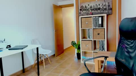 Snapshot of redskyxxx_ chatting on January 29, 2025, 10:58 am Sofia online show from January 29, 2025, 10:58 am