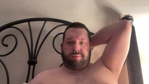 Snapshot of redsman1992 chatting on February 24, 2025, 11:32 am marlboroboy online show from February 24, 2025, 11:32 am