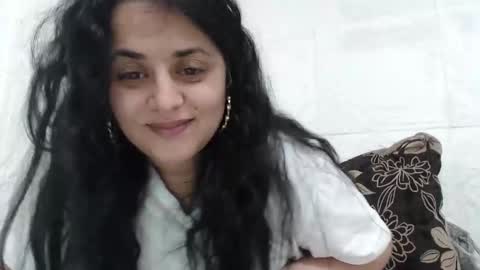 Snapshot of reeapassion chatting on February 5, 2026, 9:19 pm Reea online show from February 5, 2026, 9:19 pm