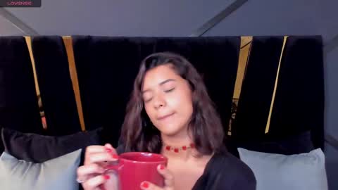 Snapshot of regina_noctixx chatting on March 5, 2025, 1:31 am Regina  online show from March 5, 2025, 1:31 am