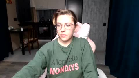 Regina online show from September 28, 2025, 11:32 pm