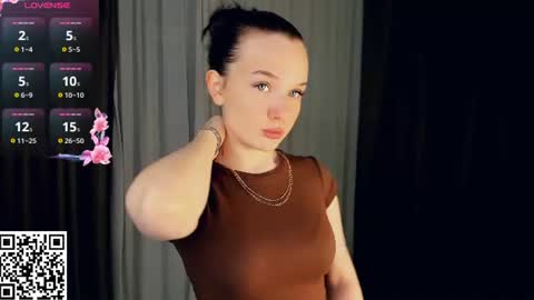 Snapshot of reginiasaccone chatting on June 17, 2026, 6:42 pm Emily - online show from June 17, 2026, 6:42 pm