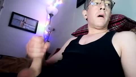 Snapshot of regularguy20 chatting on October 28, 2025, 9:46 am regularguy20 online show from October 28, 2025, 9:46 am