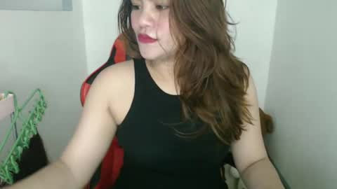 Snapshot of reign2525 chatting on March 12, 2025, 3:40 pm reign2525 online show from March 12, 2025, 3:40 pm