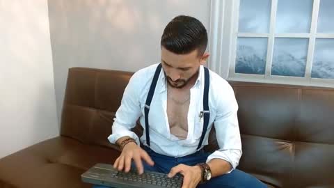 Snapshot of reiko_85_ chatting on March 4, 2025, 10:05 pm REIKO online show from March 4, 2025, 10:05 pm