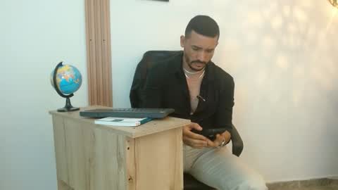 Snapshot of reiko_85_ chatting on September 28, 2025, 3:39 pm REIKO online show from September 28, 2025, 3:39 pm