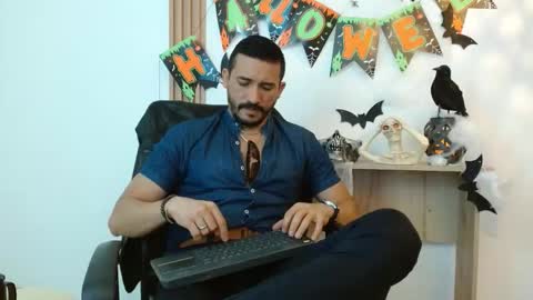 Snapshot of reiko_85_ chatting on October 10, 2025, 3:11 pm REIKO online show from October 10, 2025, 3:11 pm