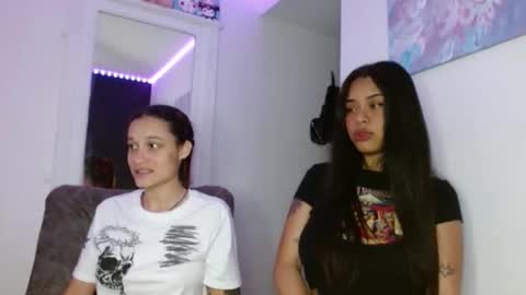 reina_reina online show from March 28, 2026, 4:12 am