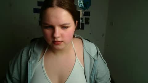 Snapshot of reinakitty_ chatting on January 17, 2026, 6:40 am Reina online show from January 17, 2026, 6:40 am