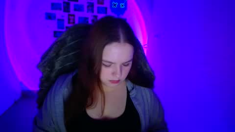 Snapshot of reinakitty_ chatting on February 16, 2026, 6:31 am Reina online show from February 16, 2026, 6:31 am