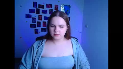 Reina online show from March 8, 2026, 6:39 am