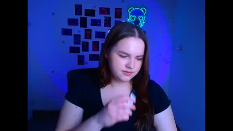 Reina online show from March 20, 2026, 6:57 pm