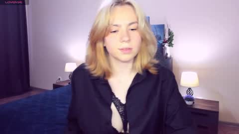 RemiPeach online show from May 19, 2026, 3:40 pm