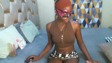 remmyqueen online show from May 11, 2026, 2:12 pm