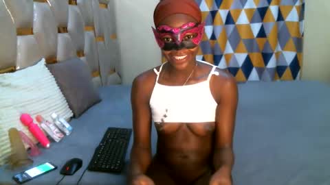 remmyqueen online show from May 17, 2026, 9:00 pm