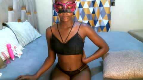 remmyqueen online show from May 27, 2026, 1:57 am