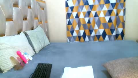 remmyqueen online show from May 28, 2026, 11:40 am