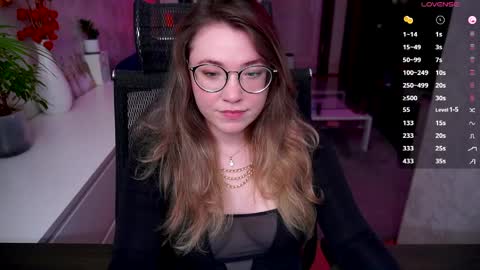 Snapshot of remywild chatting on May 17, 2026, 6:37 pm RemyWild online show from May 17, 2026, 6:37 pm