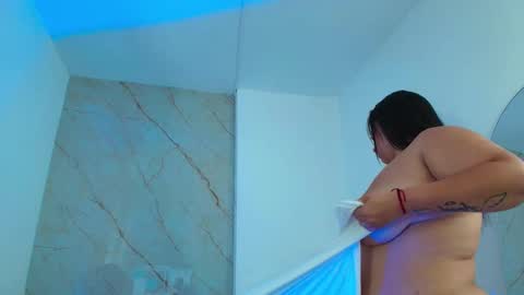 Snapshot of renata_reyes11 chatting on March 7, 2025, 10:45 am Renata online show from March 7, 2025, 10:45 am