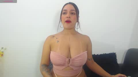 renatabrownn28 online show from May 3, 2026, 9:37 am