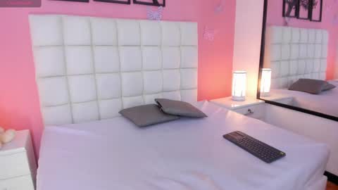 Snapshot of renatajhonson chatting on March 7, 2025, 4:57 am Renata online show from March 7, 2025, 4:57 am