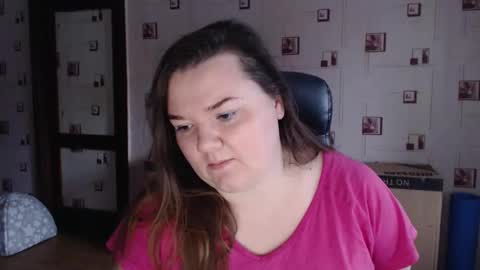 renataoia online show from December 7, 2024, 12:13 pm