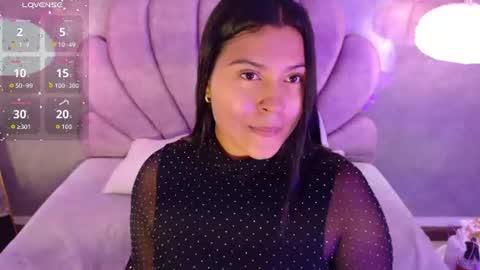 RenataPeach online show from August 9, 2026, 3:44 am
