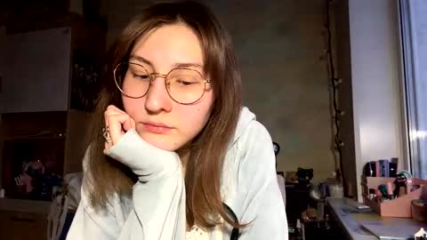 Mia online show from February 4, 2026, 1:50 pm