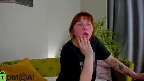 rene_shine online show from November 30, 2025, 5:39 pm