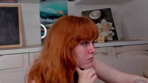 reneefoxy_ online show from June 11, 2026, 1:16 am