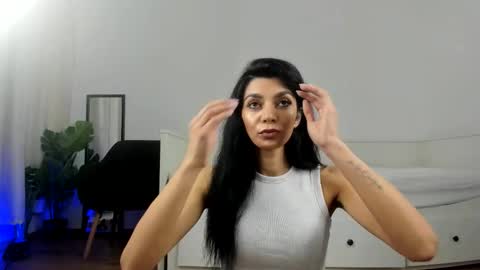 Rena online show from February 25, 2026, 5:06 am