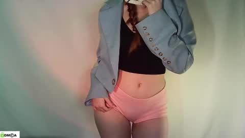 Snapshot of renesme_lusilia chatting on May 14, 2026, 2:07 am Renesme White Im here from Monday to Friday online show from May 14, 2026, 2:07 am
