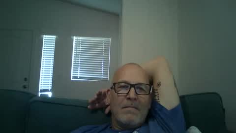 Snapshot of renewaz chatting on April 27, 2026, 5:33 pm Renewaz online show from April 27, 2026, 5:33 pm