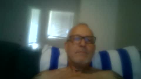 Snapshot of renewaz chatting on May 20, 2026, 6:58 pm Renewaz online show from May 20, 2026, 6:58 pm