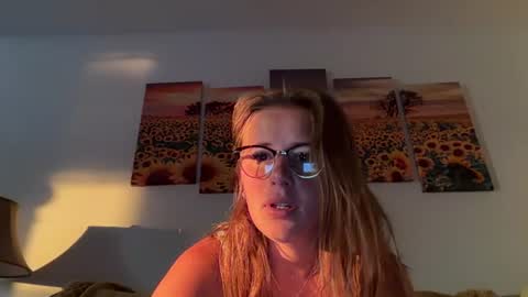 renimoonxo online show from July 10, 2026, 10:40 am