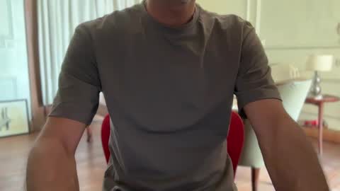 Snapshot of revoiralynch chatting on January 5, 2025, 6:02 pm SonnyXXX online show from January 5, 2025, 6:02 pm