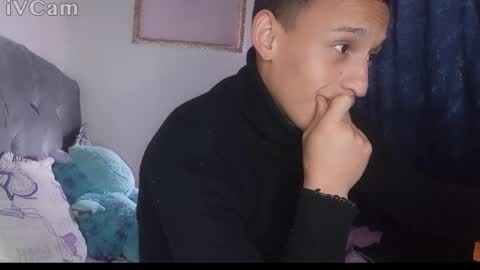 Snapshot of rey_masterhot chatting on September 18, 2025, 5:37 pm reymasterhot online show from September 18, 2025, 5:37 pm