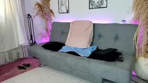 reymasterhot online show from December 20, 2025, 9:22 pm