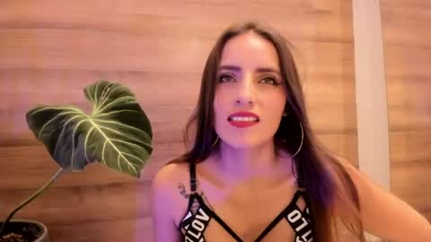 reyasimos online show from July 16, 2026, 8:04 pm