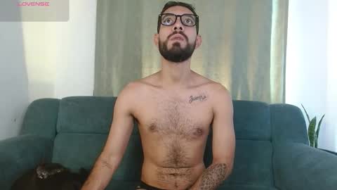 Snapshot of reypablo1 chatting on October 5, 2025, 3:43 pm REY PABLO Independent online show from October 5, 2025, 3:43 pm