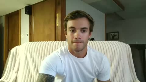 Snapshot of rguy114 chatting on October 5, 2025, 10:29 pm Ryan online show from October 5, 2025, 10:29 pm