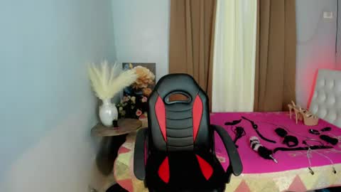 Snapshot of rhea_xoxo chatting on June 25, 2026, 4:45 am rhea online show from June 25, 2026, 4:45 am