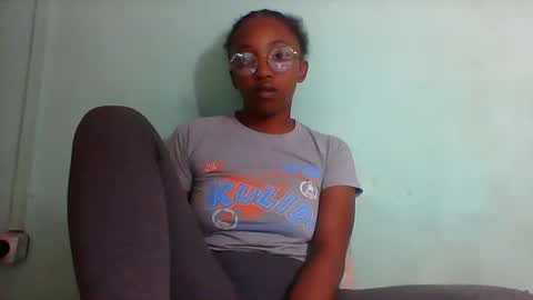 Snapshot of rhesa404090 chatting on March 7, 2026, 7:27 am rhesa404090 online show from March 7, 2026, 7:27 am