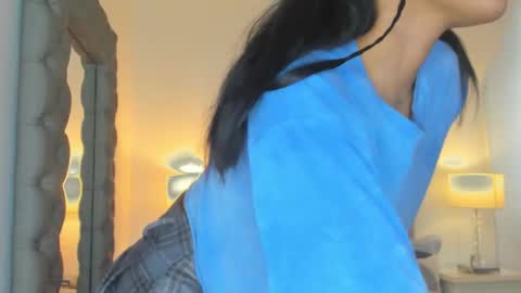 Snapshot of riby_ chatting on February 15, 2026, 7:21 pm riby online show from February 15, 2026, 7:21 pm