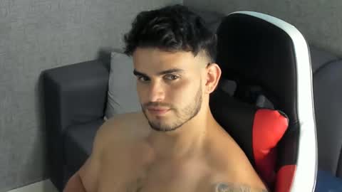 ricardogonzalez666 online show from December 12, 2024, 12:48 am