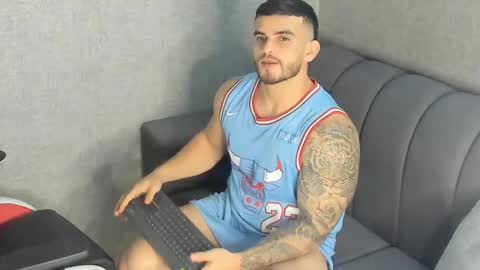 ricardogonzalez666 online show from January 17, 2025, 6:26 am