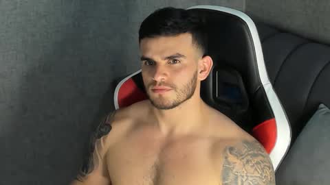 ricardogonzalez666 online show from February 26, 2025, 2:48 am