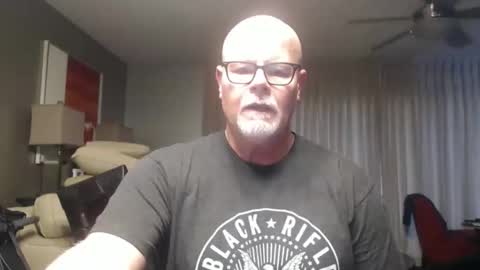 Snapshot of rich32937 chatting on February 8, 2026, 6:11 pm rich32937 online show from February 8, 2026, 6:11 pm